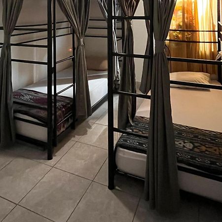 Oke Baik Hostel Yogyakarta Kültér fotó