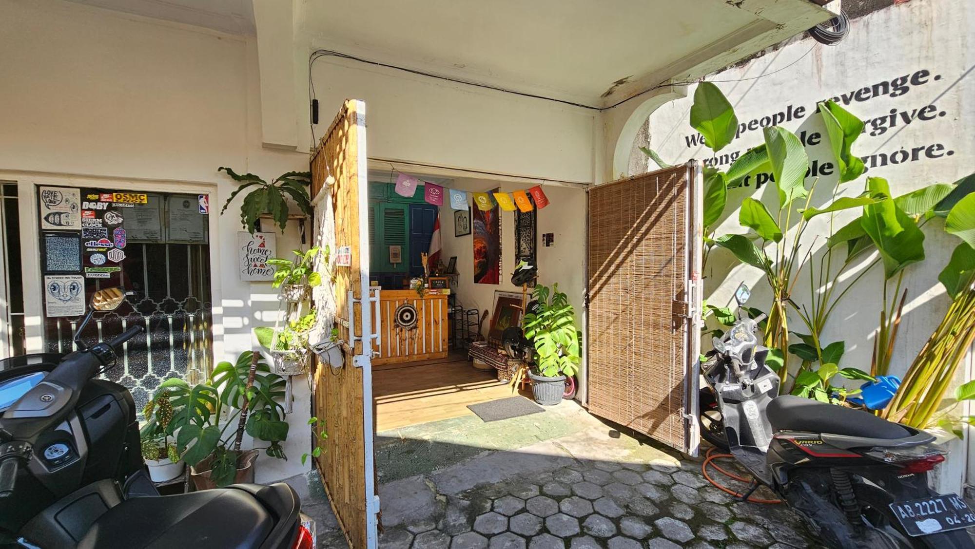 Oke Baik Hostel Yogyakarta Kültér fotó