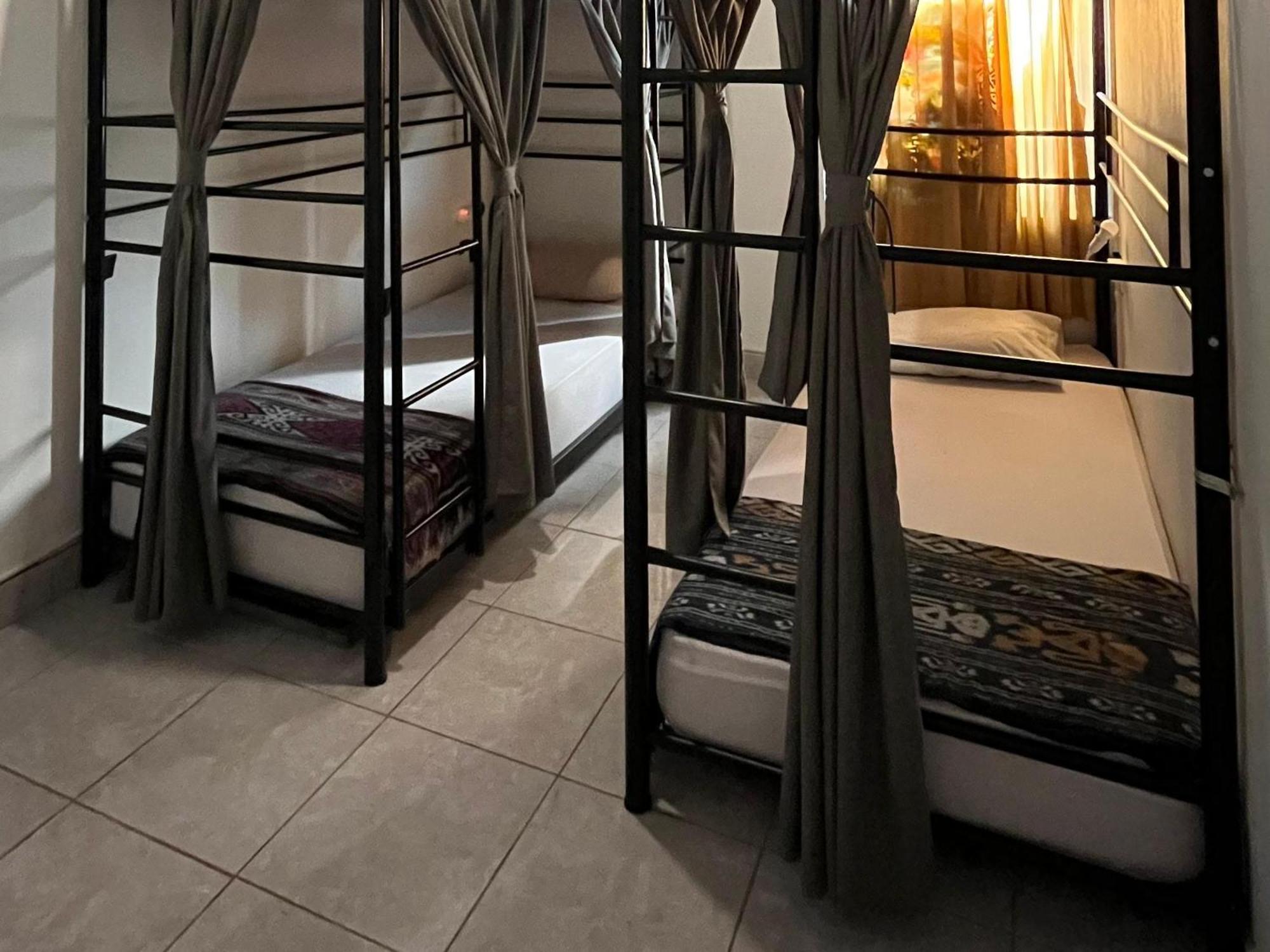Oke Baik Hostel Yogyakarta Kültér fotó